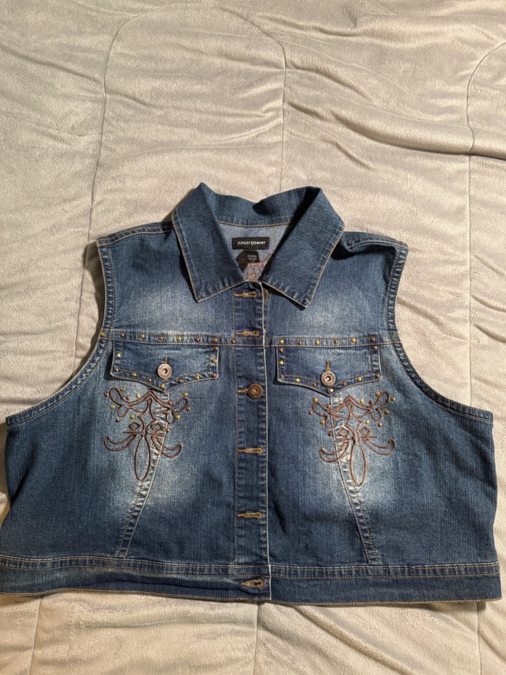 Ashley Stewart Blue Embroidered Denim western theme Vest size 18/20